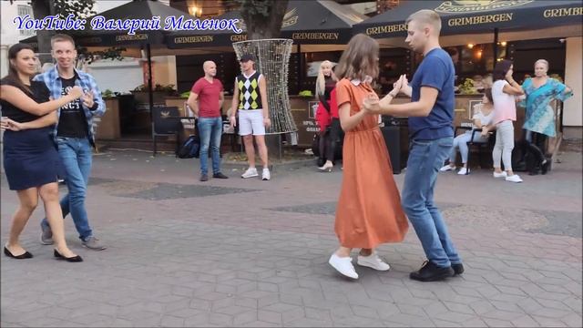 Красивый танец на улице! смотреть онлайн