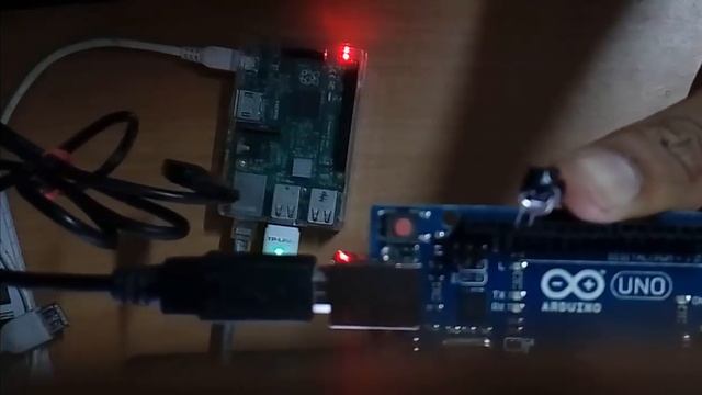 communication between raspberry pi and arduino via usb #firmata #python смотреть онлайн