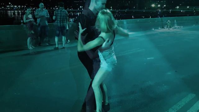 Бачата на мосту 21.07.2019. Виконавці: Ольга Вороніна і Рем Фролов смотреть онлайн