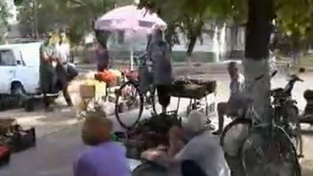 Стихийная торговля в Молочанске смотреть онлайн