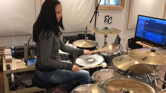Emmanuelle Caplette Demonstrates Timp-Maraca Sticks смотреть онлайн