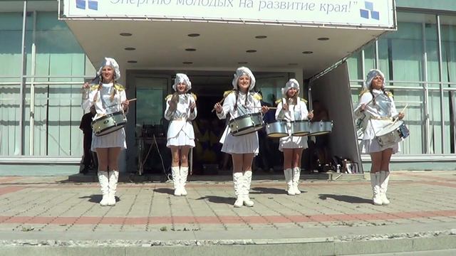 Video by Me Alex Pokshivanoff Барабанщицы #Комсомольск #Cover смотреть онлайн