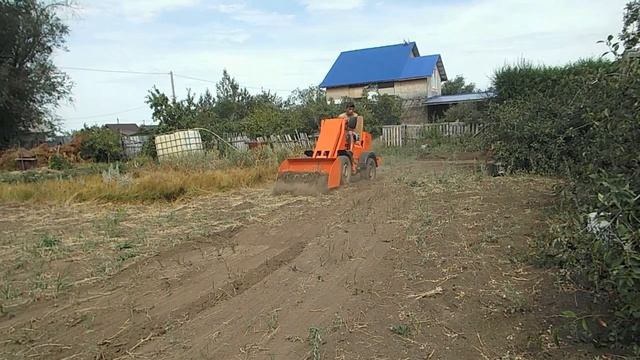 #133 САМОДЕЛЬНЫЙ МИНИ ПОГРУЗЧИК / Тесты погрузчика, косяки, доделки смотреть онлайн