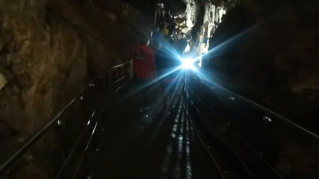 Новоафонская пещера в Абхазии. смотреть онлайн