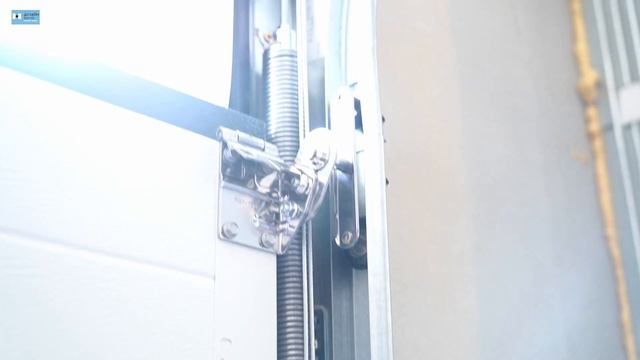 Секционные гаражные ворота ALUTECH PRESTIGE. Безопасность и комфорт смотреть онлайн