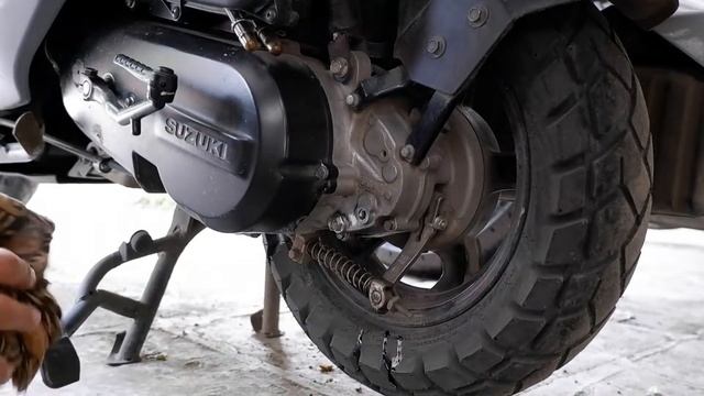 HOW TO CHANGE GEAR OIL AT HOME || SUZUKI BURGMAN 125. смотреть онлайн