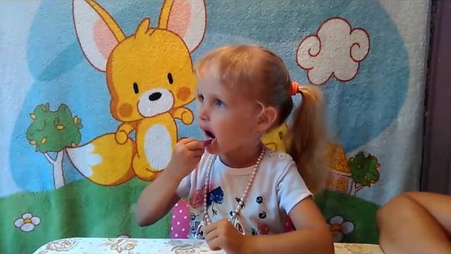 Правила нанесения макияжа от Сашули! Моя первая косметика! смотреть онлайн