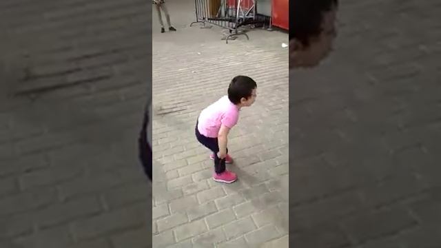Собака укусила девочку очень сильно! смотреть онлайн