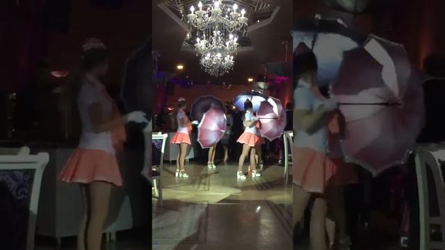 Santa baby. Mango Show Номер с зонтиками. смотреть онлайн