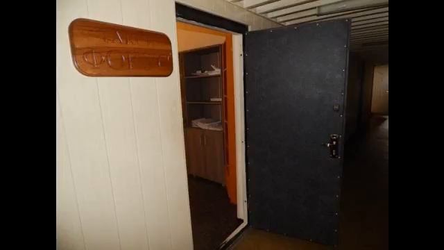 Три офисных помещения в здании на Киевском шос... смотреть онлайн