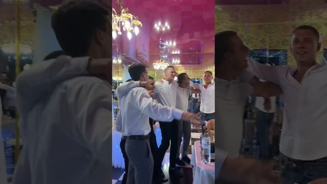 Свадьба в банкетном зале Звёздный. Самара. Ведущая Сюзанна, вокал Юрий Звёздный 89171539868 смотреть онлайн