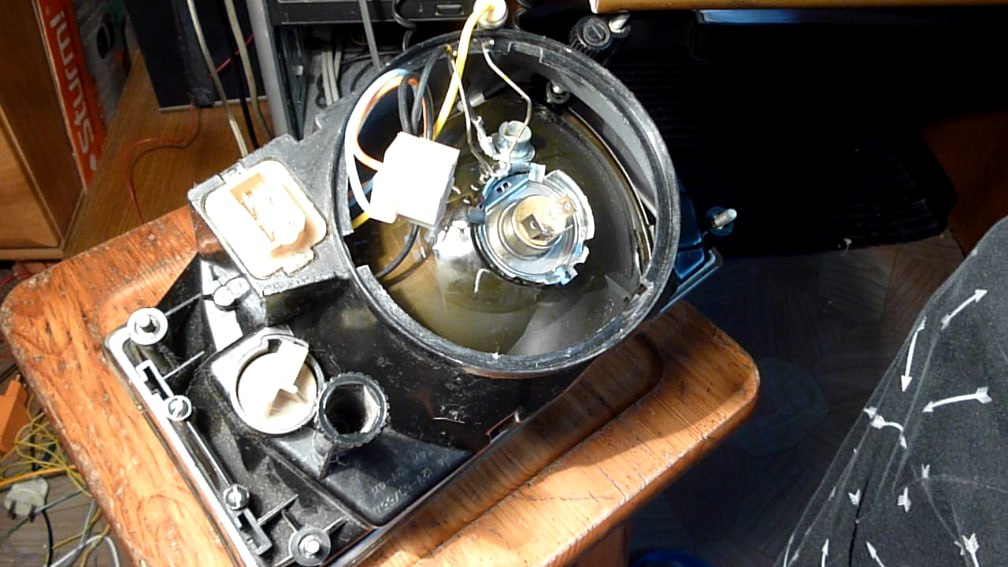 Ремонт фары ВАЗ-2109.