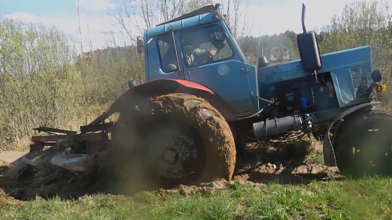 Как мы засадили Три трактора ,четыре раза.Буксуем.Месим грязь!!! смотреть онлайн