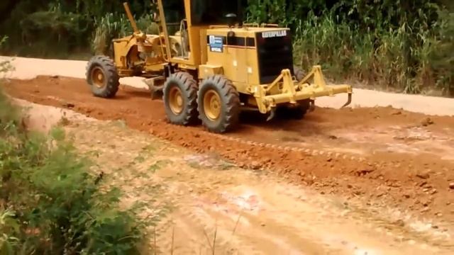 ? MOTONIVELADORA PATROL 120H CAT -TRABALHANDO смотреть онлайн