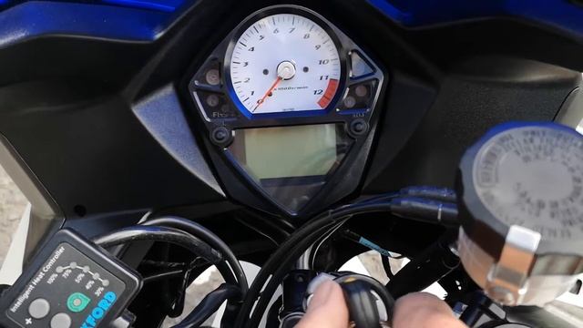 SUZUKI SV650S WHITE BLUE 10 REG смотреть онлайн