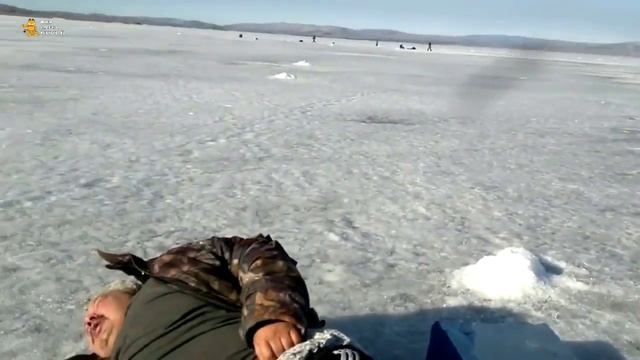 ► Рыбачишь? Да-а-а-а, рыб-а-а-а-а-чу || Приколы на рыбалке смотреть онлайн
