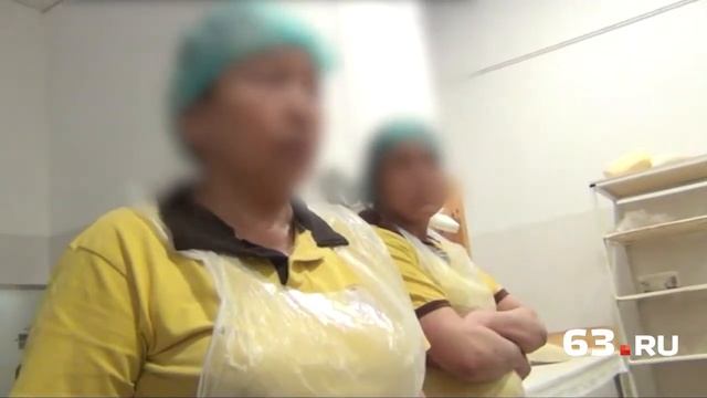 Мигранты пекли пирожки в ТЦ