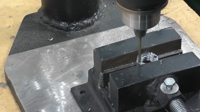 Сделай и МНЕ! Как самому вставить шипы в зимнюю резину!