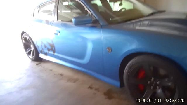SRT Dodge Charger HELLCAT in B5 Blue gets Chemical Guys Wax смотреть онлайн