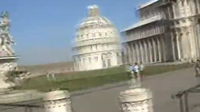 Италия, город Пиза. Пизанская башня, Пизанский собор и баптистерий. 26.05.2011 смотреть онлайн