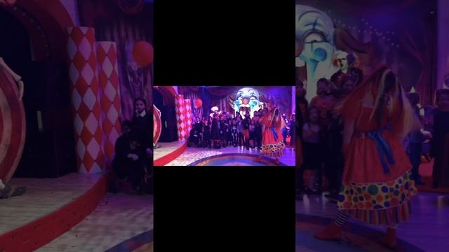 Хэллоуин в кавардак холл!!! Милена ведьма с метлой и дохлой крысой!??? смотреть онлайн