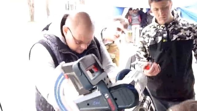 Торцовка Bosch GCM 12 GDL