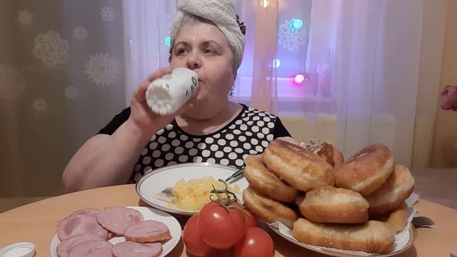 ГЕРМАНИЯ🇩🇪.УКРАИНСКИЕ🇺🇦БЕЖЕНЦЫ.НЕ МОГУ ОСТАНОВИТЬСЯ-СОЖРАЛА🍔🥪🍶ВСЕ БЕЛЯШИ.НЕ ЗАВИДУЙТЕ-ОЧЕНЬ ВКУСНО. смотреть онлайн