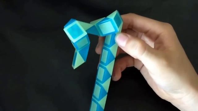 Rubik's Twist or Smiggle Snake Puzzle Tutorial: How to make a Ninja Star SLOW Step by Step смотреть онлайн