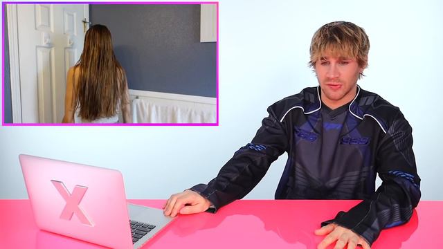 Hairdresser Reacts To DIY Layers Gone Horribly Wrong смотреть онлайн