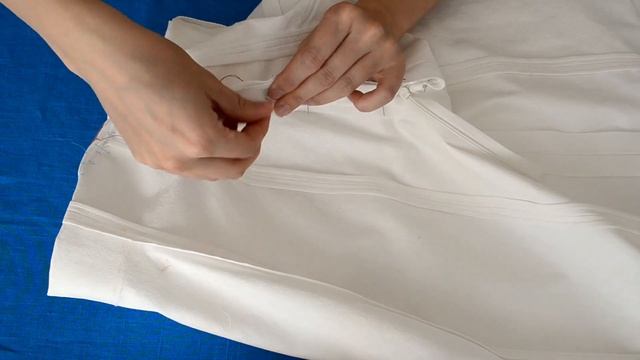 УРОК 9 СОЕДИНЕНИЕ ПОДКЛАДКИ ЮБКИ С МОЛНИЕЙ смотреть онлайн