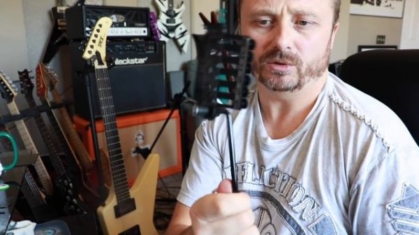 Floyd Rose наизнанку. Разбираю до самого основания, объясняю, показываю.