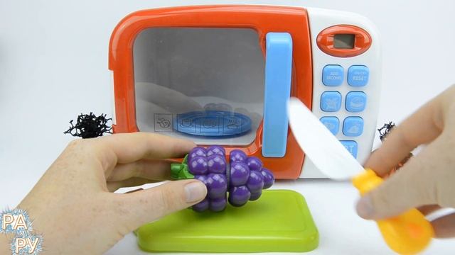 Превращение Лизун в сетке из фруктов Мультики с игрушками смотреть онлайн