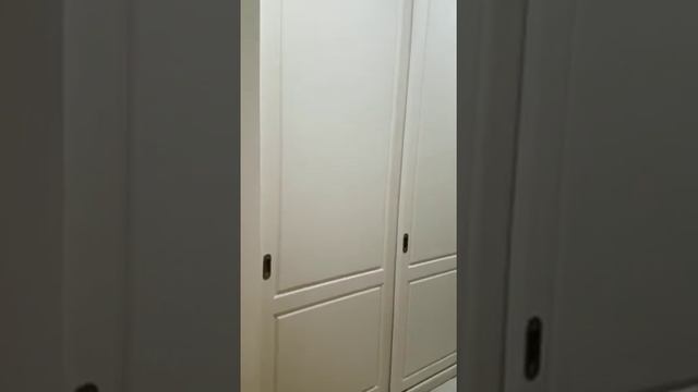 Раздвижной шкаф в нишу с классическими фасадами от www.kuhninovogireevo.ru, 89265913182 смотреть онлайн