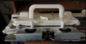 1. Сильвер Рид 280. Основная каретка. Заправляю нить. Набор петель на иглы. Вяжу кулирную гладь.