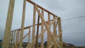 Как поднять одному целую стену каркасного дома. Длина 9 метров.