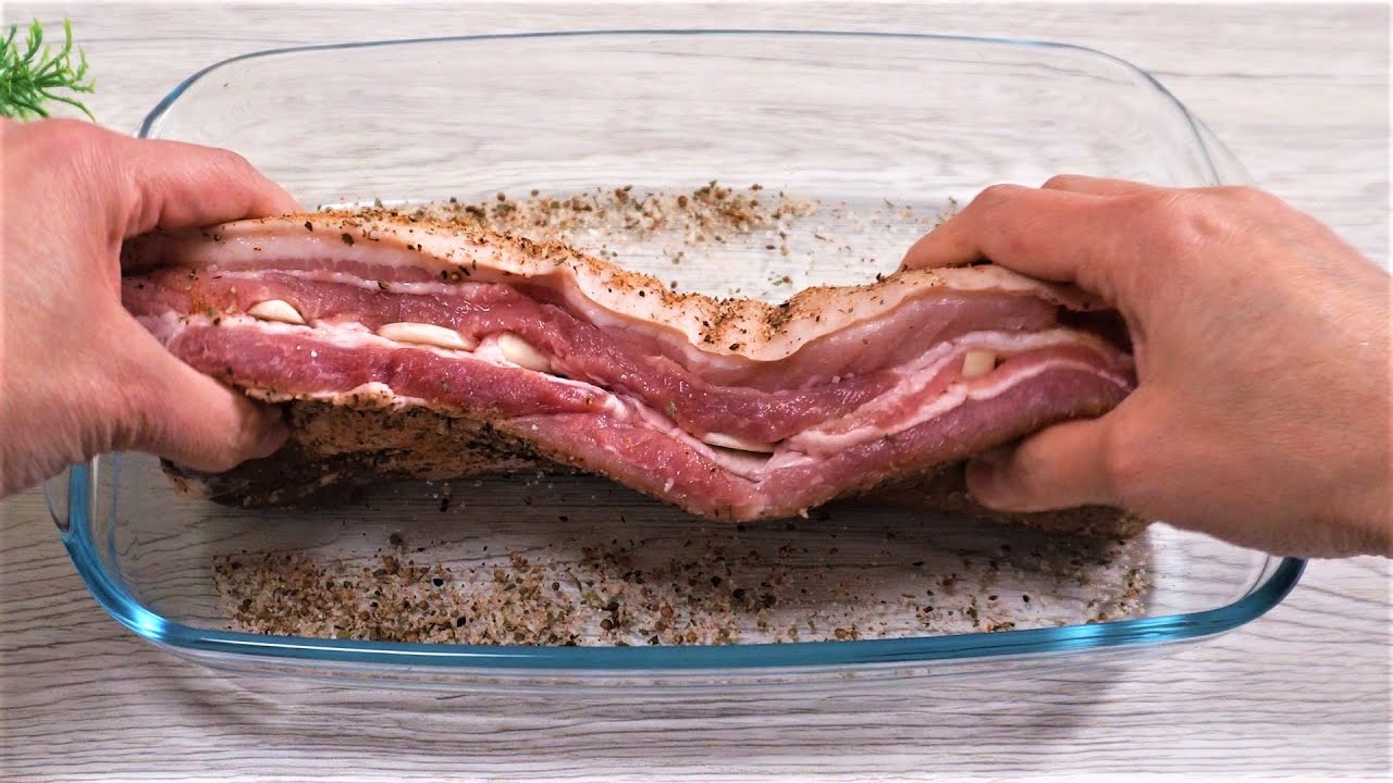 Я готовлю эту свинину каждые выходные! Простой рецепт ужина. Сочная Грудинка. смотреть онлайн