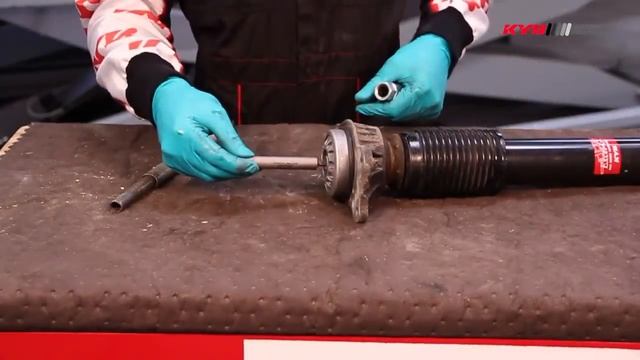 BMW 5 Series Touring F11 - REAR - Задние амортизаторы KYB установка смотреть онлайн