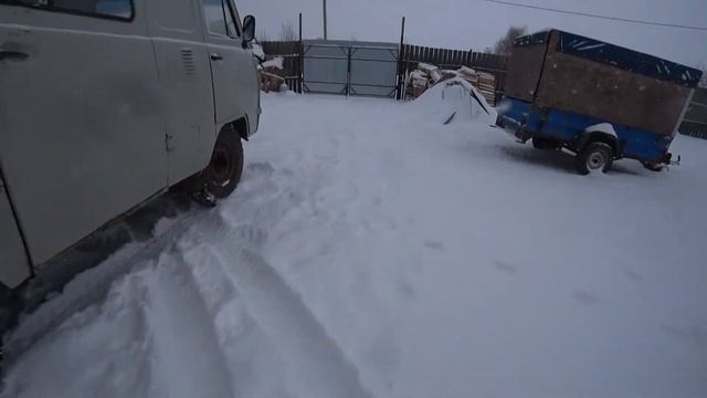 Прицепной снеговой отвал-клин.С почином. смотреть онлайн