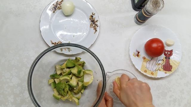 ГУАКАМОЛЕ | КАК БЫСТРО ПРИГОТОВИТЬ СОУС ДОМА смотреть онлайн