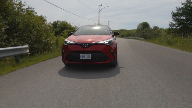 2020 Toyota C-HR Limited - Review | Not your typical crossover смотреть онлайн