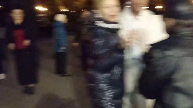 ЛЮБИ И ЛЕТАЙ!??/ТАНЦЫ В ПАРКЕ ГОРЬКОГО ХАРЬКОВ ОКТЯБРЬ 2021 смотреть онлайн