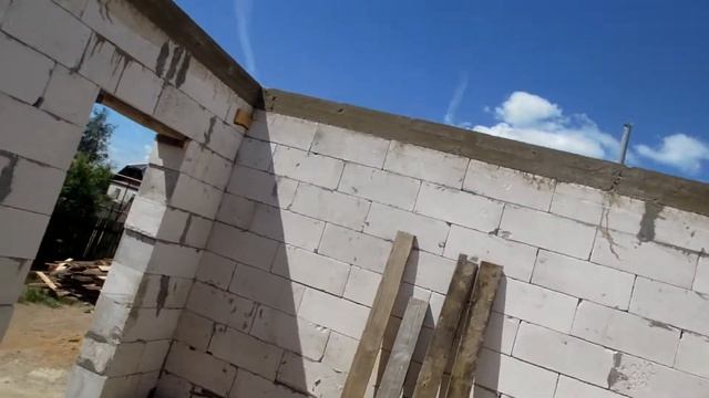 Строительство дома из газосиликатных блоков-5: Армопояс залит. Опалубка демонтирована смотреть онлайн