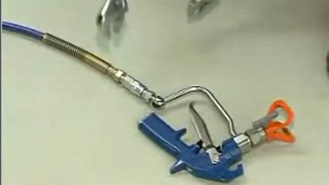 2.Подключение шлангов к краскопульту и аппарату EH-GH смотреть онлайн