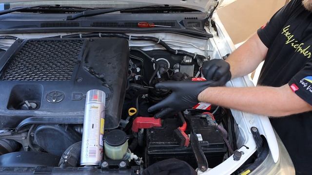 Toyota Fortuner/Hilux D4D Fuel filter Change смотреть онлайн