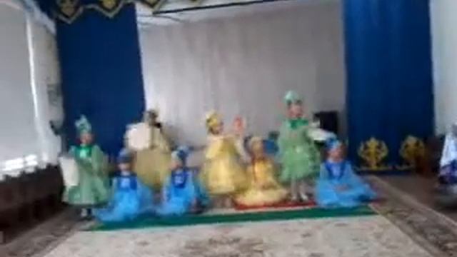 Казахский танец "Дастархан" в детском саду смотреть онлайн