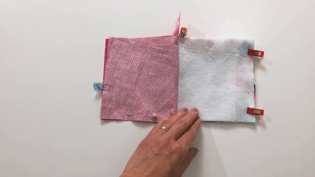 DIY Bolsinha Triângulo - English Subtitles - DIY Triangle Pouch - Free Pattern смотреть онлайн