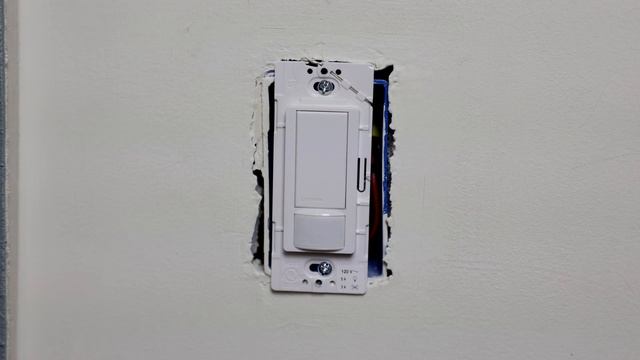 How to Program and Setup Your Lutron Maestro Motion Sensor Light Switch смотреть онлайн