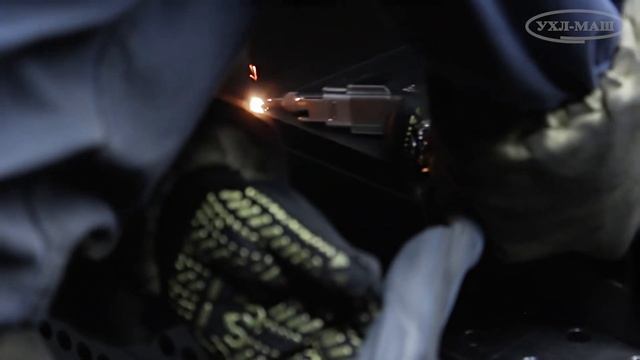 Ручная сварка стальных конструкций для металлических изделий и оборудования в предприятии УХЛ-МАШ смотреть онлайн