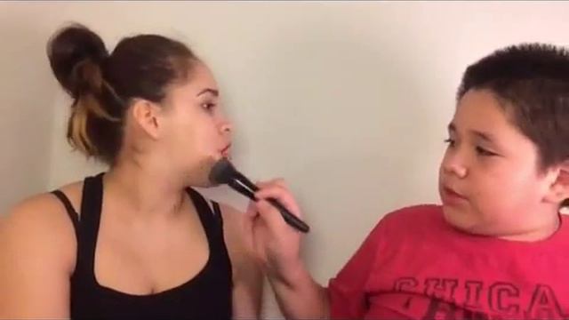 My brother does my makeup !!! (Tag) смотреть онлайн