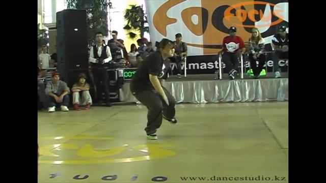 Dance Battle ZEMLYA Hip Hop Professional Сая и Юля Карязина смотреть онлайн